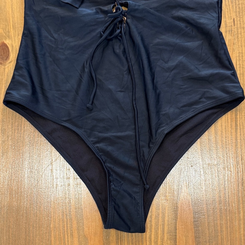 Solid Black Off-Shoulder ruffled Swimsuit removable straps NWOT - Picture 5 of 11